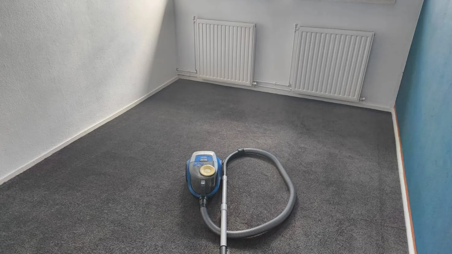 Tapijt in de slaapkamer gelegd